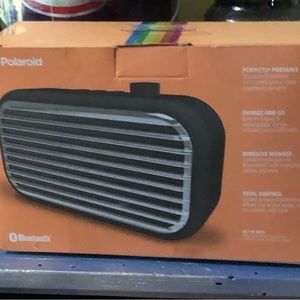 Polaroid retro speaker